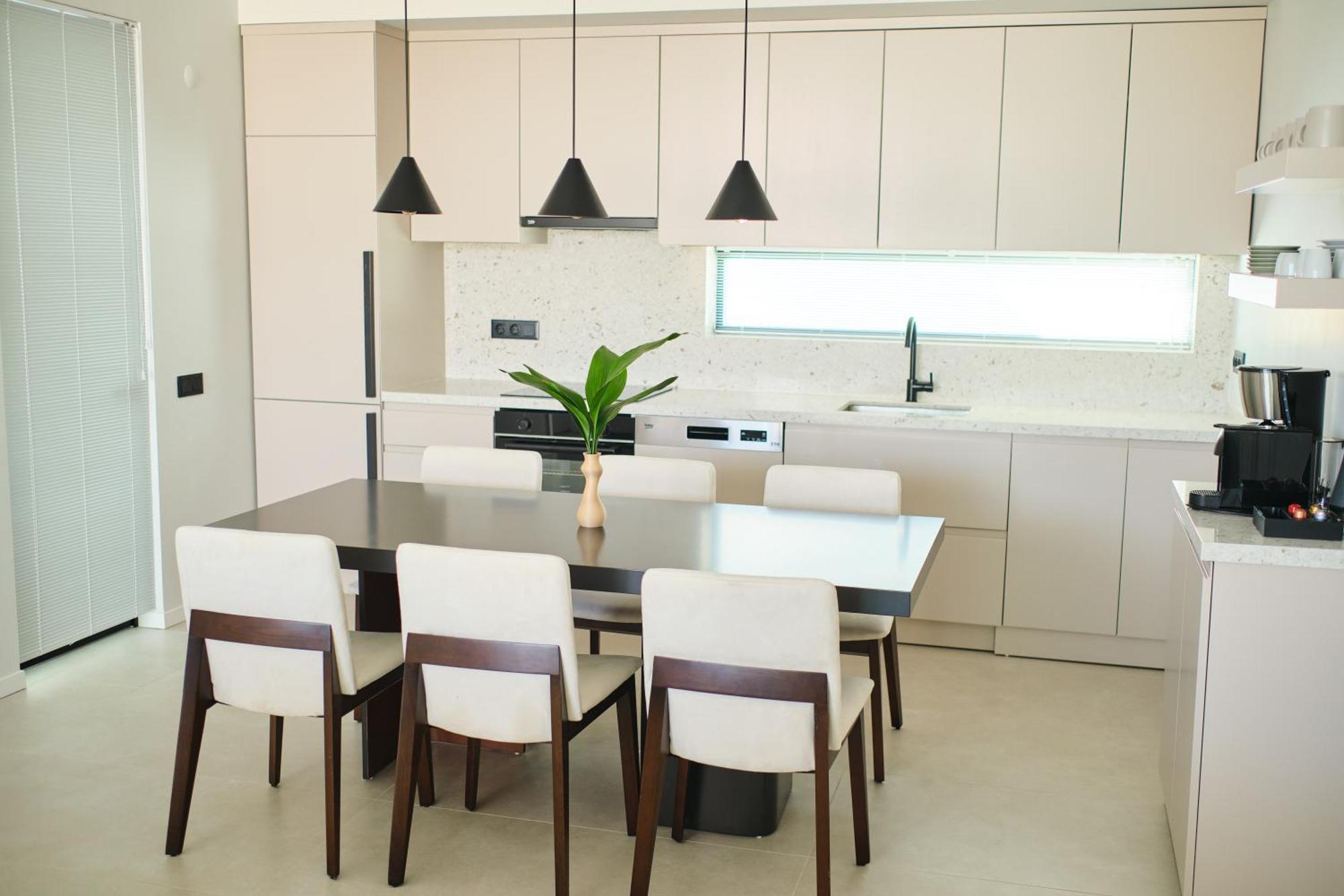 Ashta / Minimal Villa